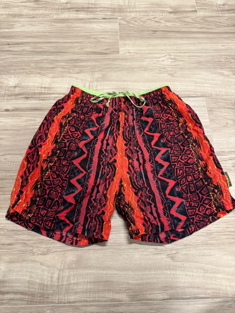 Weekend Beachwear Vibrant Red & Black Tribal Print Swim Shorts Drawstring Men M